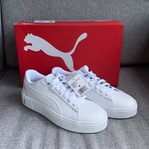 NWT Puma Smash Platform Sneaker